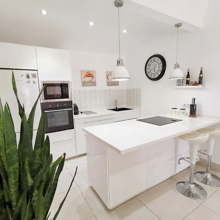 Bungalow Solycan 35 With Hot Tub By Pride Properties Gc Semesterbostad